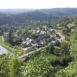 Le Rouge Gorge Curieux Vresse-sur-Semois